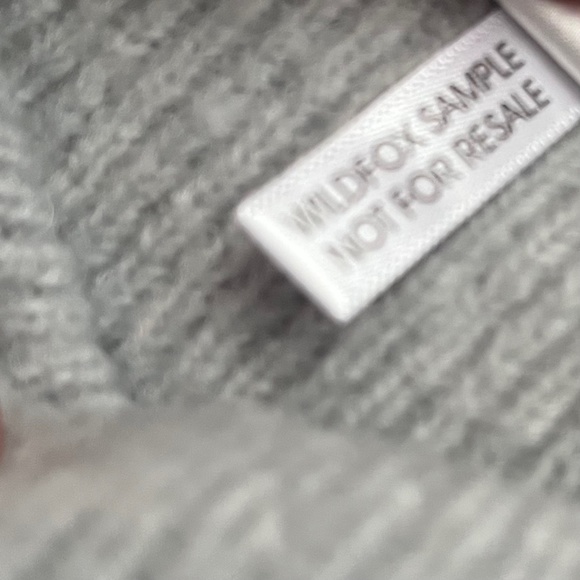 WILDFOX Gray Knit Sweater Dress. Size Small - Picture 9 of 9